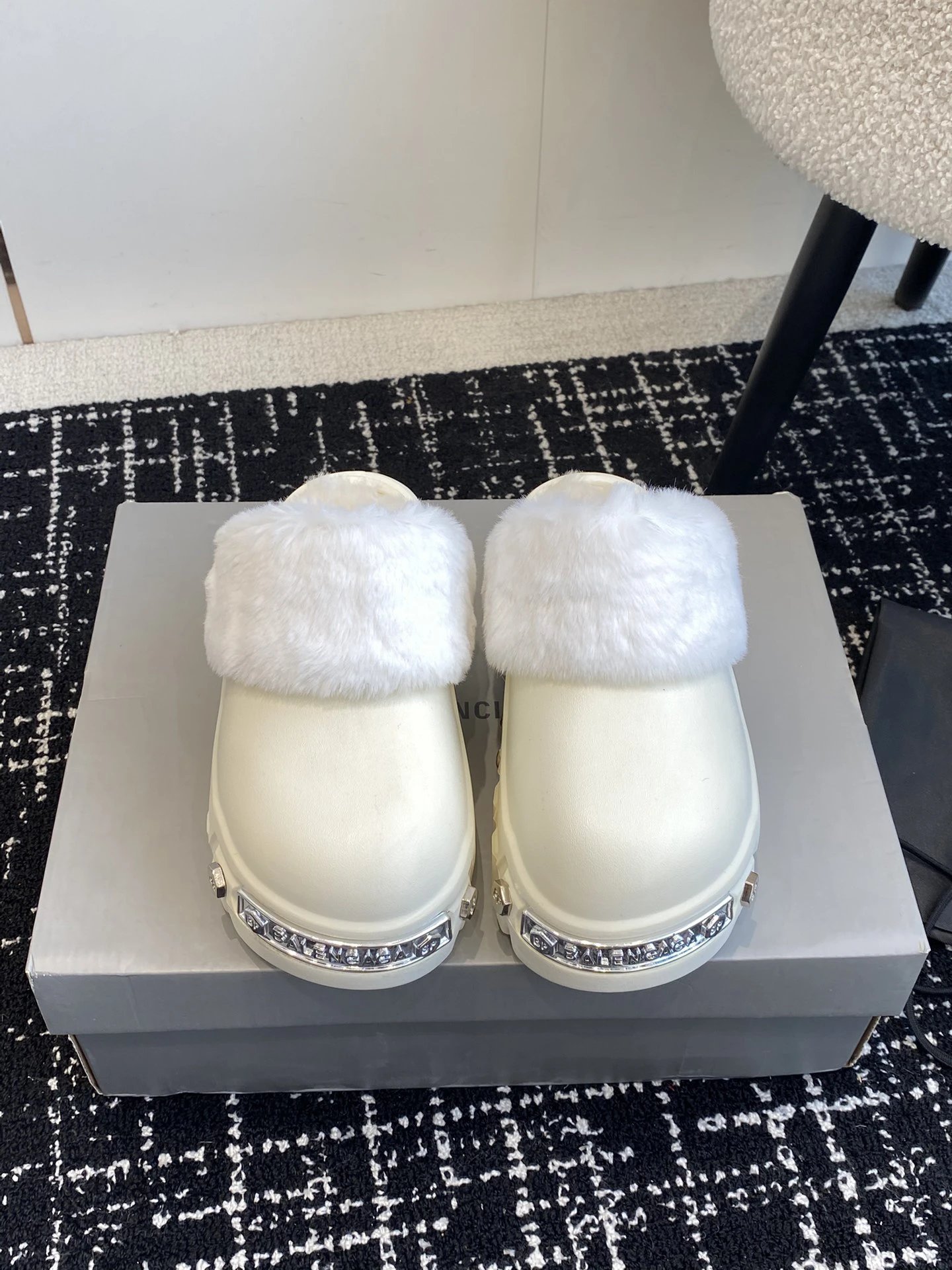 BALENCIAGA 24ss 秋冬季新款 巴黎世家 厚底 毛毛包头拖-1