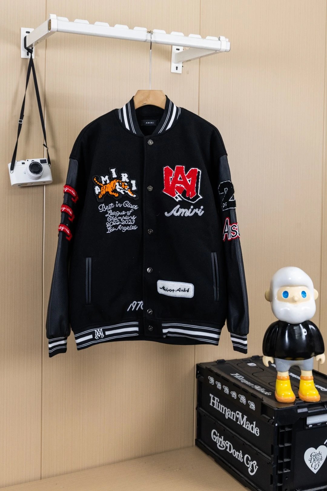 挂拍图 顶级版本 市场随意对比 AMIRI新款老虎毛巾绣万针刺绣棒球服外套，高克重龙凤尼面料搭配荔枝纹皮革手袖，重工五金一比一还原