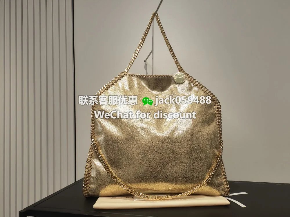 37cm 新色Stella McCartney（斯特拉 麦卡妮特） Falabella系列mini购物袋材质由：链条围边原版环保料特有的·Shaggy deer