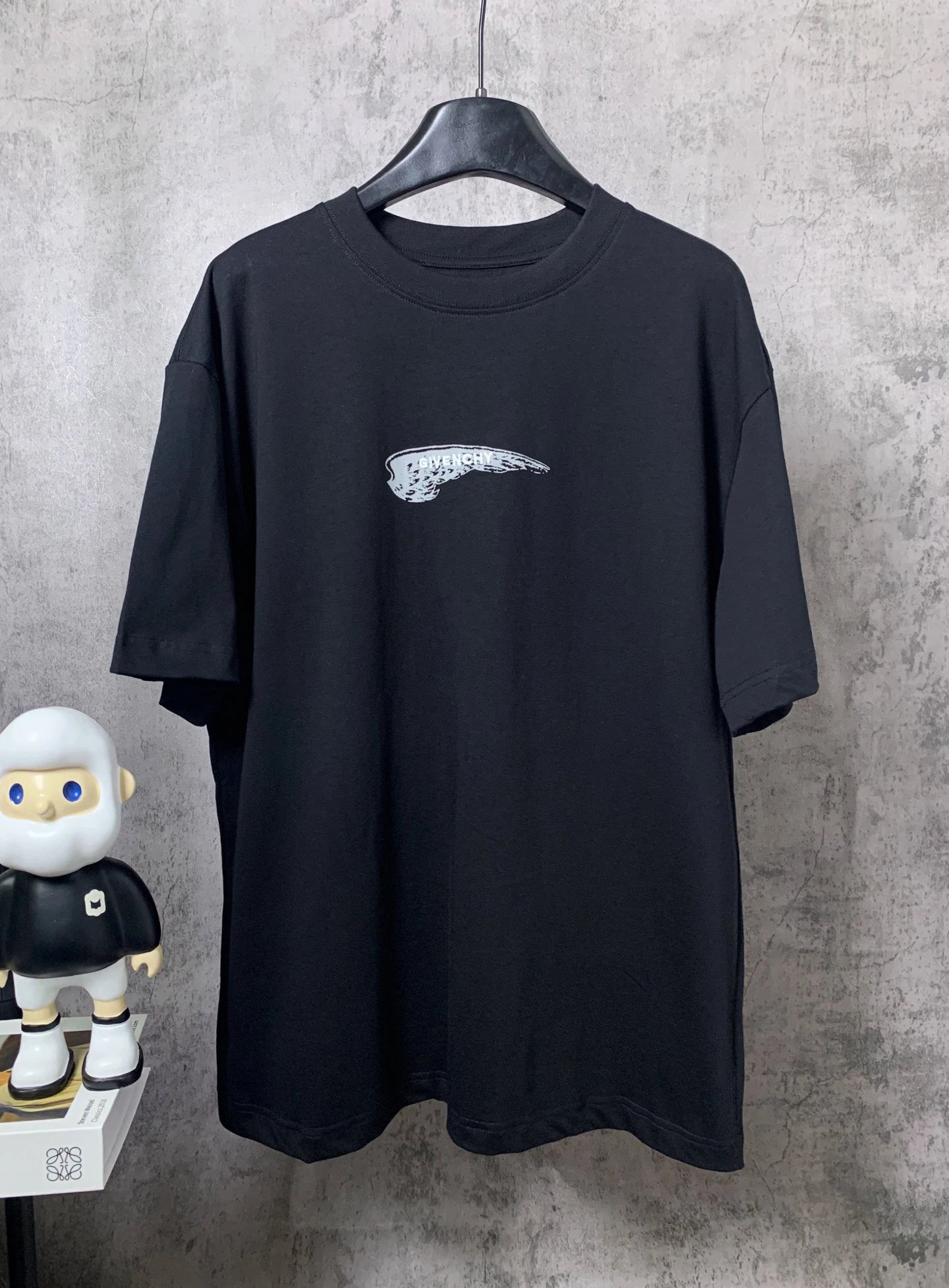 GIVENCHY*纪梵希 GIVENCHY*纪梵希微刺印花小翅膀短袖T恤 -定制260克32支全棉双纱紧密爽滑面料 布面干净 布纹清晰 手感非常细腻扎实 更加力