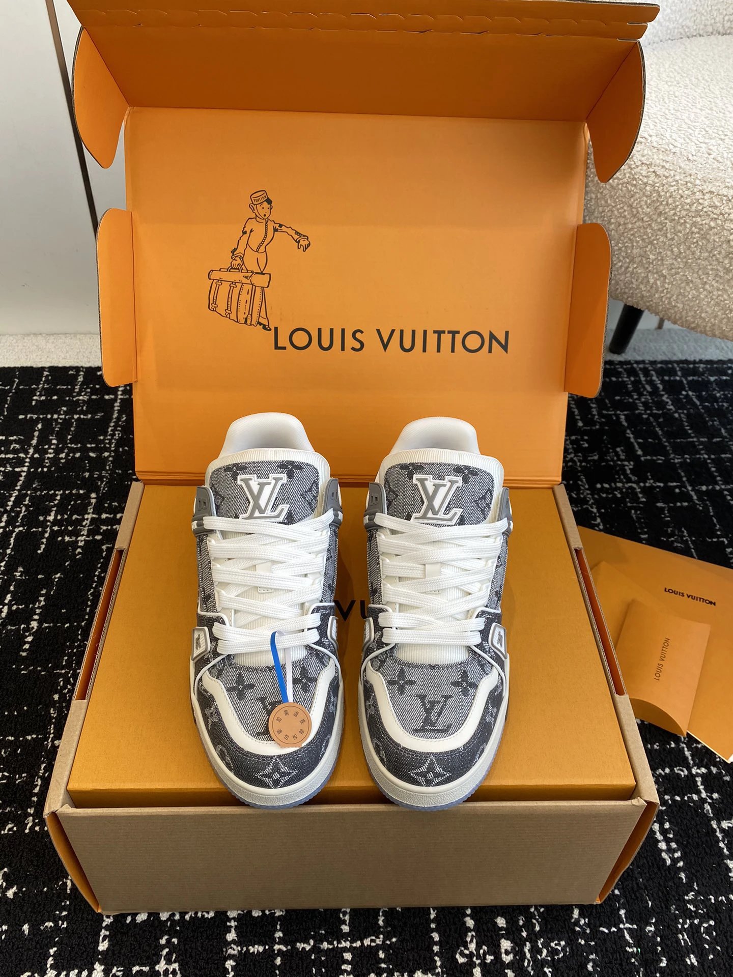 代购级490（同步盒包装） lv 24ss 驴家的爆款trainer，每个人都必须入的款，绝不后悔 超级百搭高级什么都好搭最主要是超耐看的 代工厂制程超严格材料