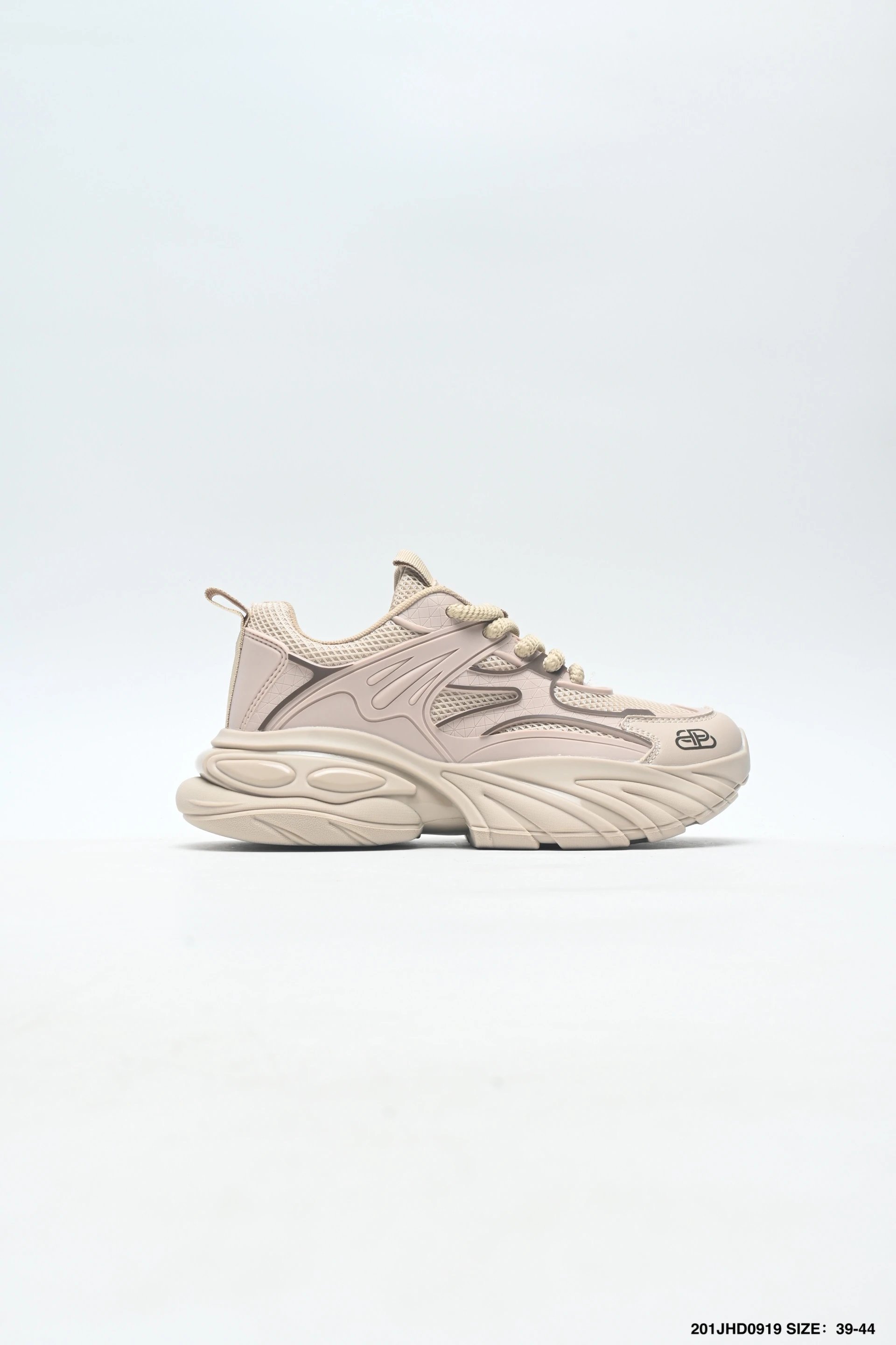 巴黎世家/Balenciaga 巴黎世家Runner运动鞋 跑鞋 不含皮运动鞋，网布材质，磨损效果，鞋头边缘印有尺码，背面浮印尺码，外侧印有跑者徽标，鞋舌刺绣Balenciaga品牌标识，鞋跟背面-1