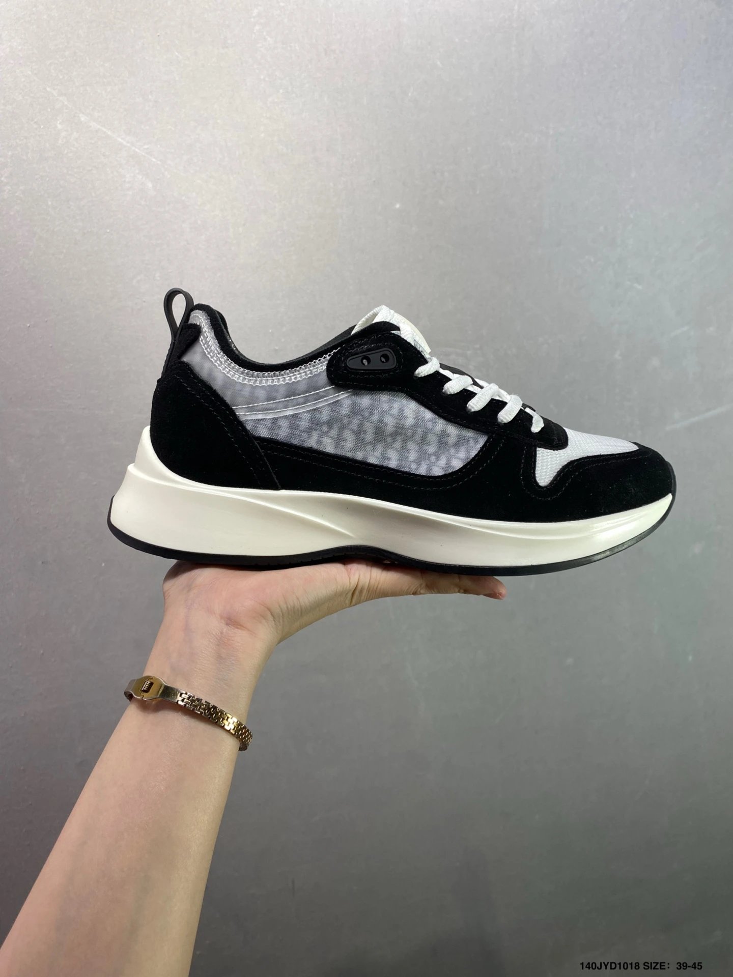 高奢品牌 -Dior迪奥 Suede Oblique B25 Runner Sneaker老爹风系带低帮透气休闲运动慢跑鞋“浅灰白灰重影”3SN259YT 条码 这款 B25 跑步运动鞋对跑步鞋作-3
