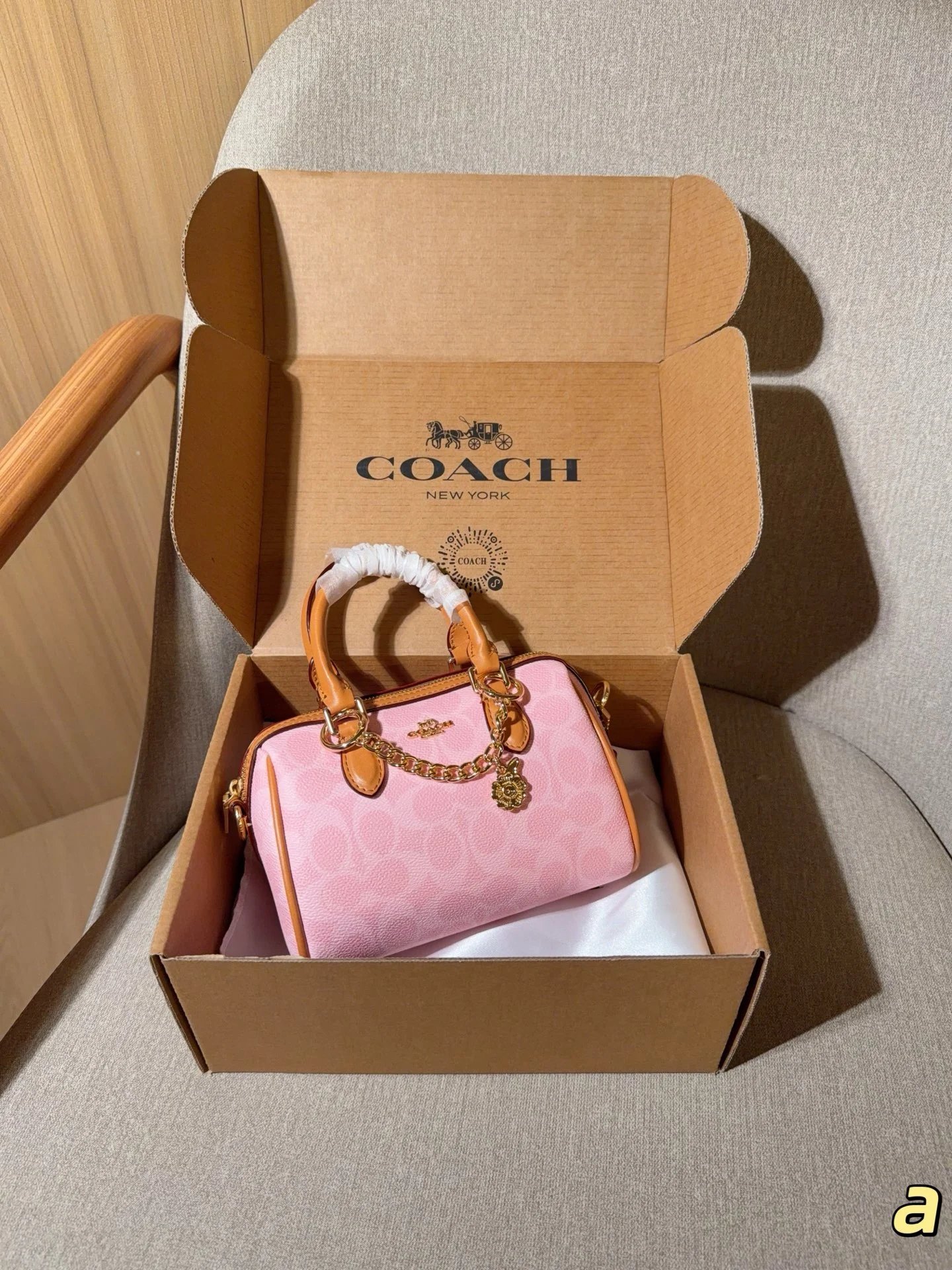 蔻驰coach 限定粉色Mini rowan波士顿枕头包 尺寸181210 礼盒包装a