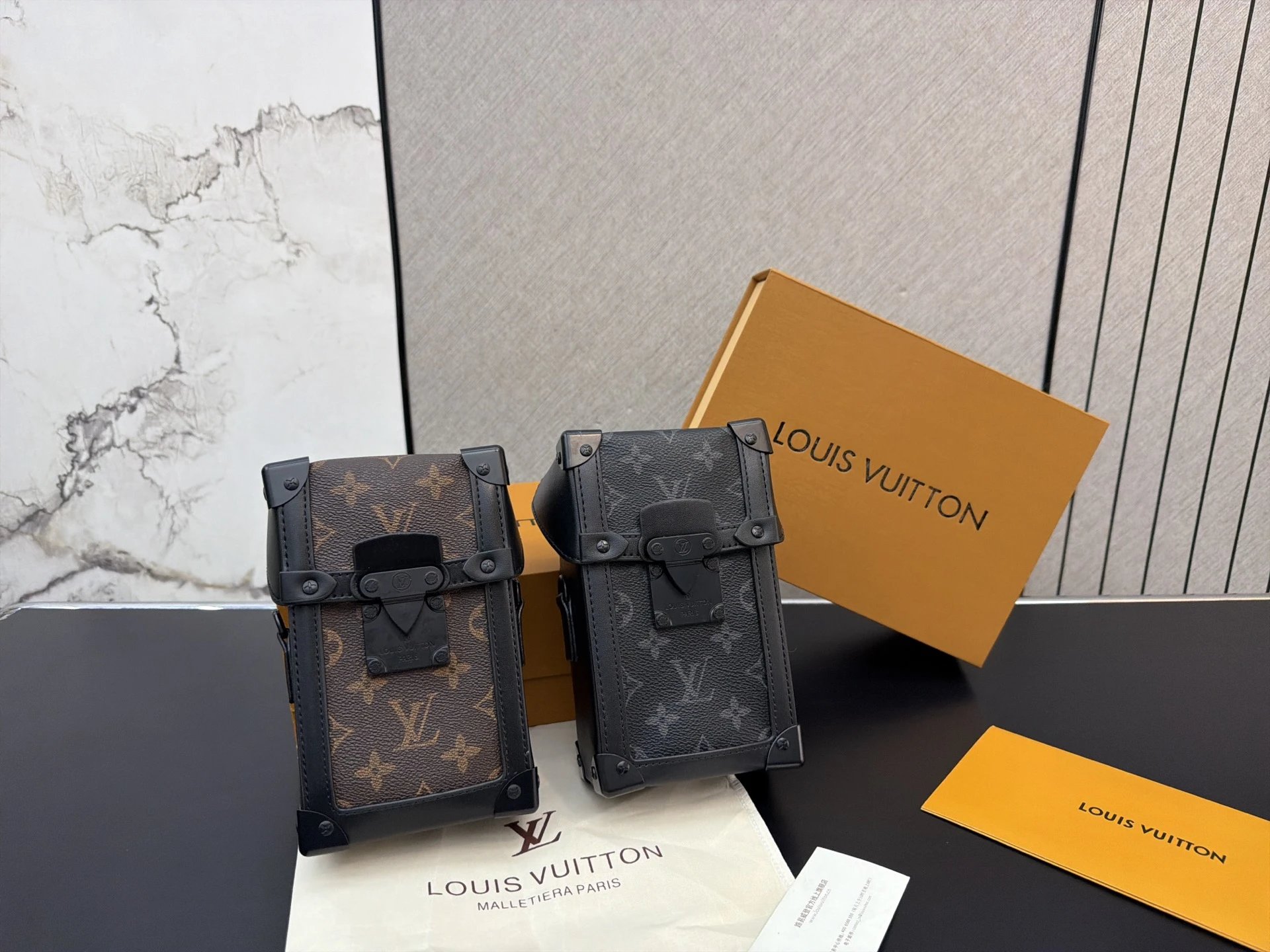 Louisvuitton lv TRUNK Vertical 盒子包 小方包 男女通用单肩斜挎包 小箱子 实物拍摄 采用原厂原版面料 防尘袋 飞机礼盒 11 x 18 cm