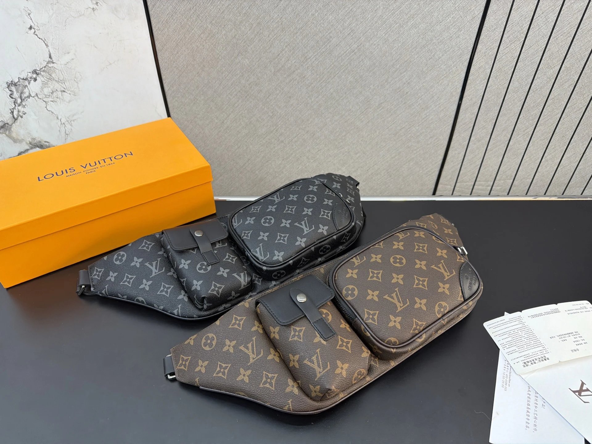 Louisvuitton lv CHRISTOPHER 腰包 斜挎胸包 经典百搭 实物拍摄 原厂原版面料 配送防尘袋 配盒 50 x 16 cm 