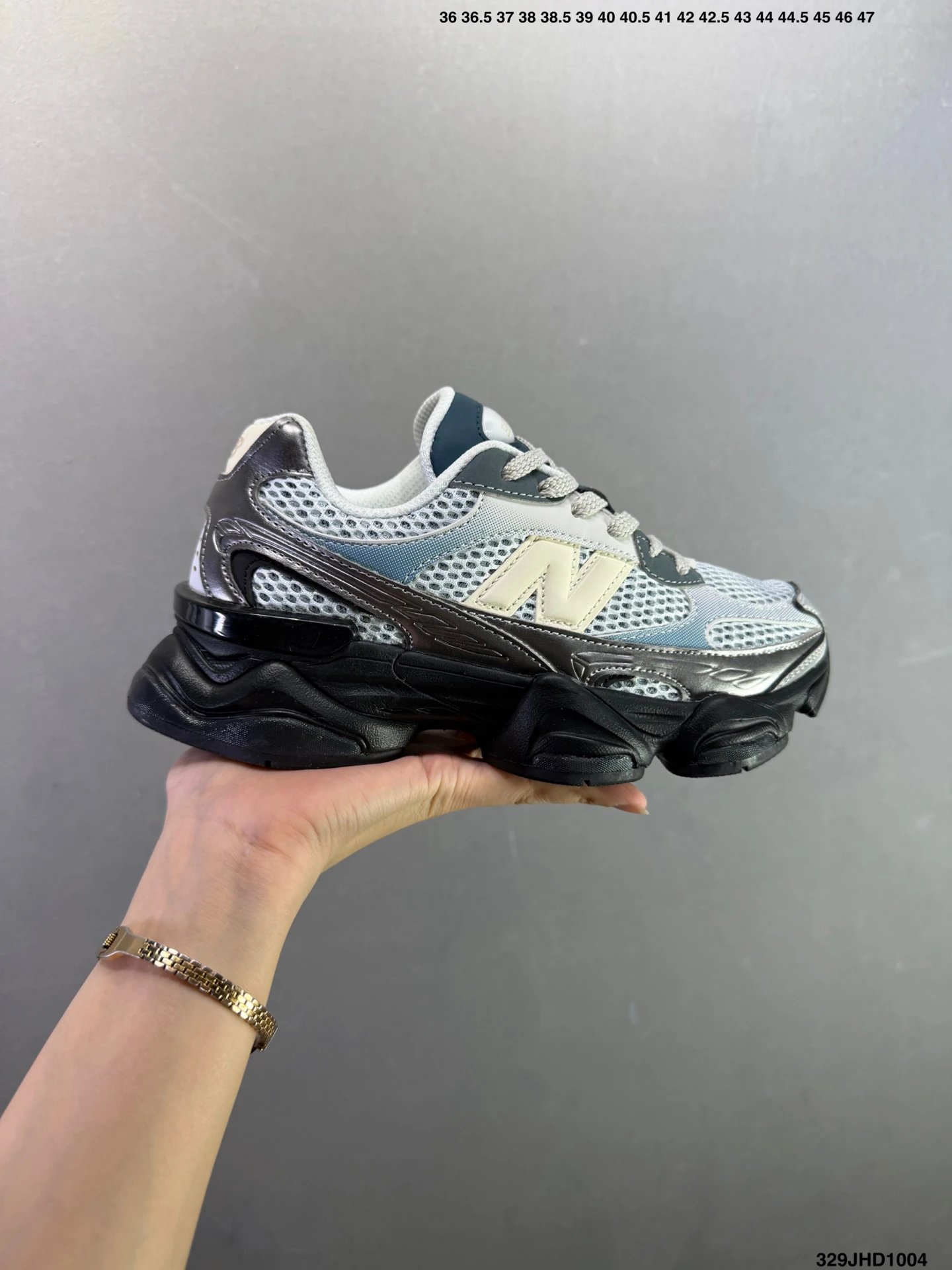 公司级New Balance NB 9060 复古单品 鞋款灵感源自设计师本人对夏日的怀日回忆