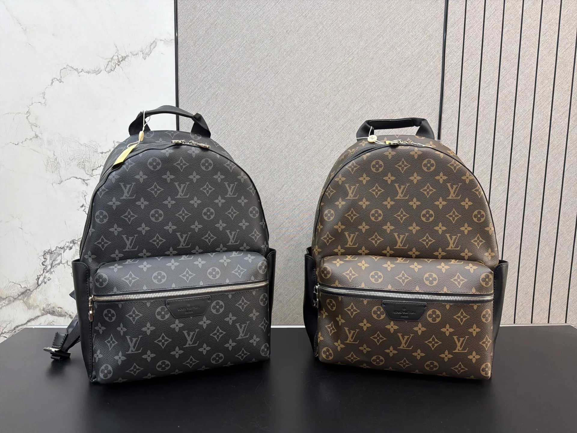 Louisvuitton lv Discover 涂层帆布男女通用 经典背包双肩包 实物拍摄 配送防尘袋 规格 38 x 29 cm