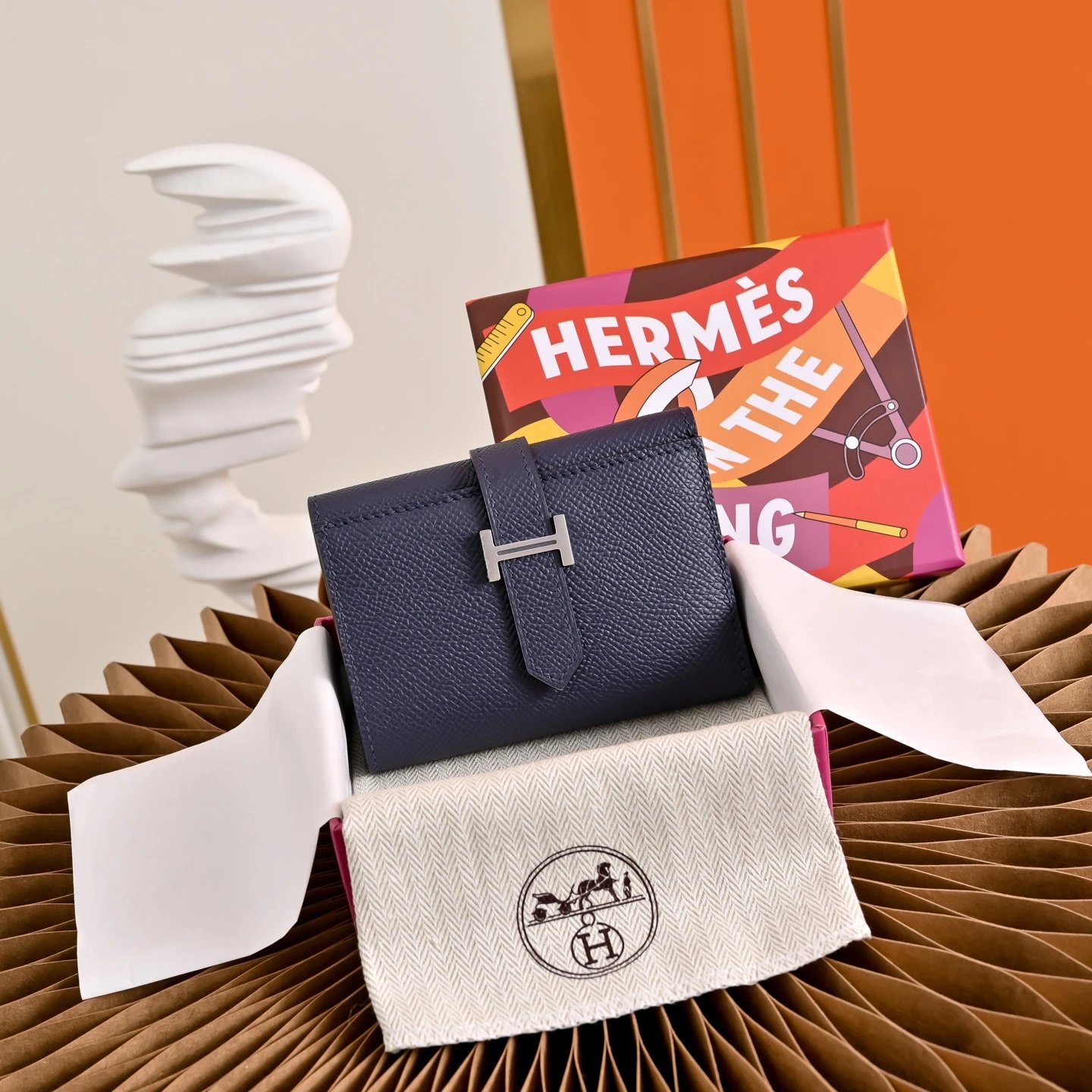 Hermes Madame钱包 现货金银扣 12颜色现货皮革扣盖配有“H”锁扣 4个卡槽 3个口袋 钞票口袋 尺寸11*8.5*2.5 由于3折 标示的尺寸或会略有不同-4