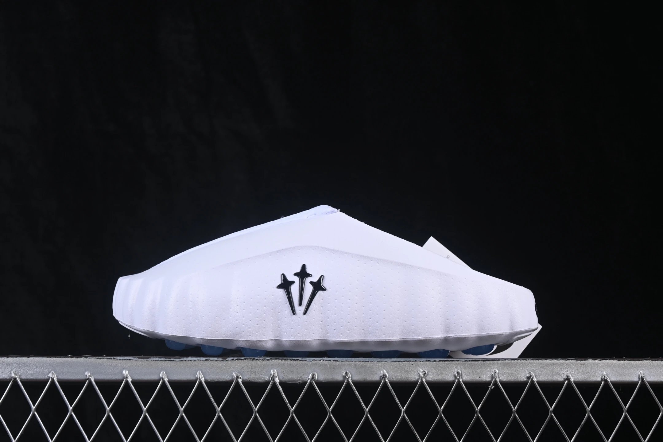 新款首发 放店私 纯原 Nike Mind 001 神经科学足底按摩拖鞋 HQ4307-102 JS 全新热门款 从神经科学中汲取灵感 鞋面采用穿孔透气织物材质 鞋底22个独立泡棉节点 科技感满满
