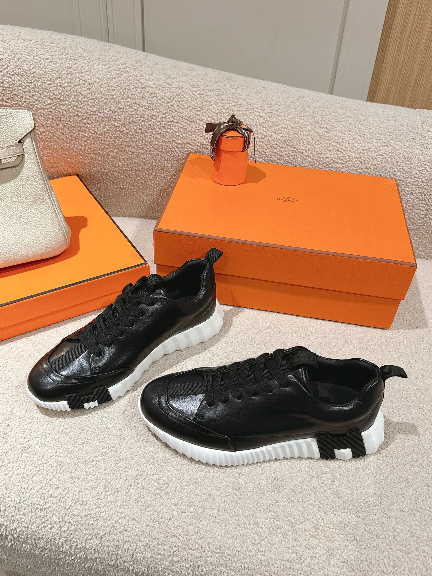 顶级版本情侣款Hermes 爱马仕新品针织免系带运动鞋，饰有编织Bolduc细节-1