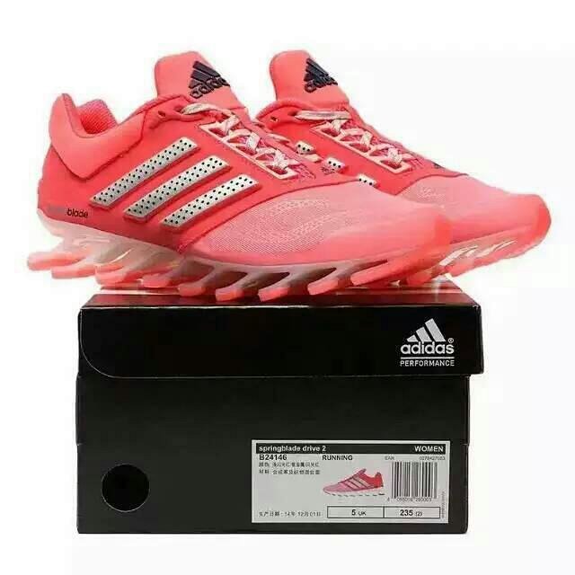 阿迪达斯 刀锋战士 范冰冰同款 #36-40 爆款随时断货