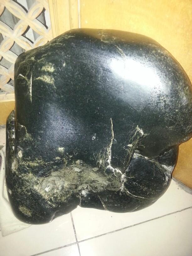 和田墨玉县黑碧玉籽料(原石30公斤)