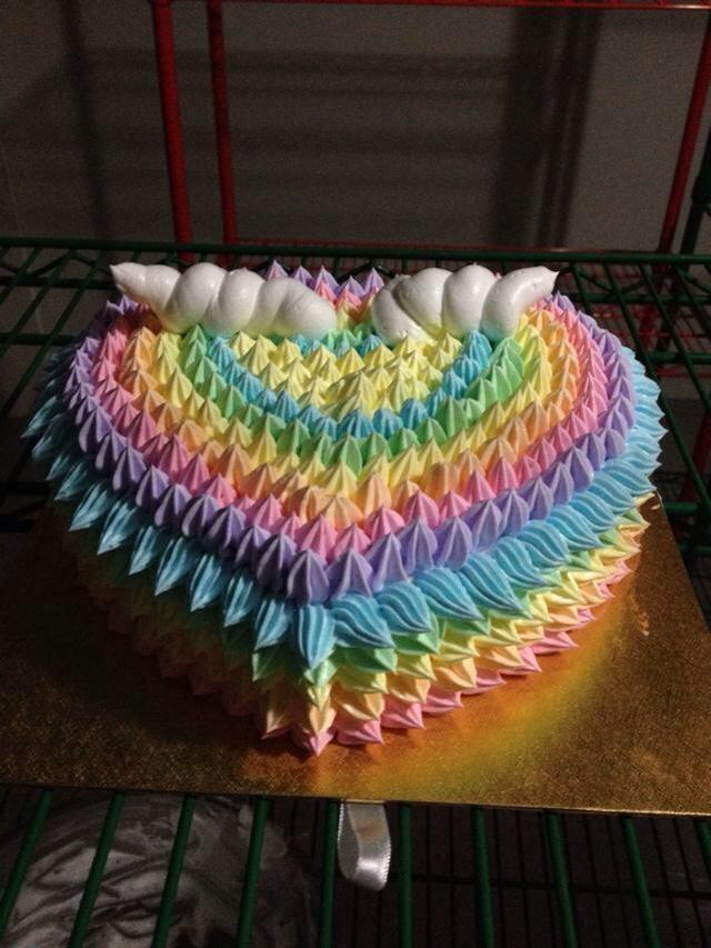 彩虹奶油蛋糕 爱心形