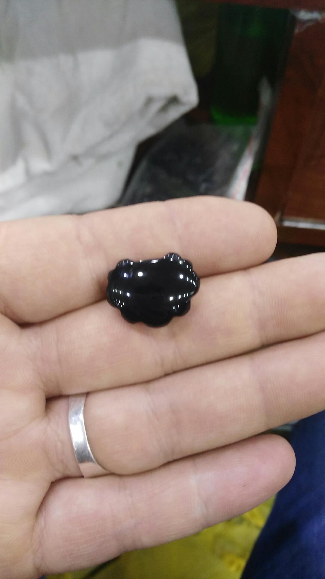 产自新疆 昆仑玉脉正宗和田玉墨玉锁