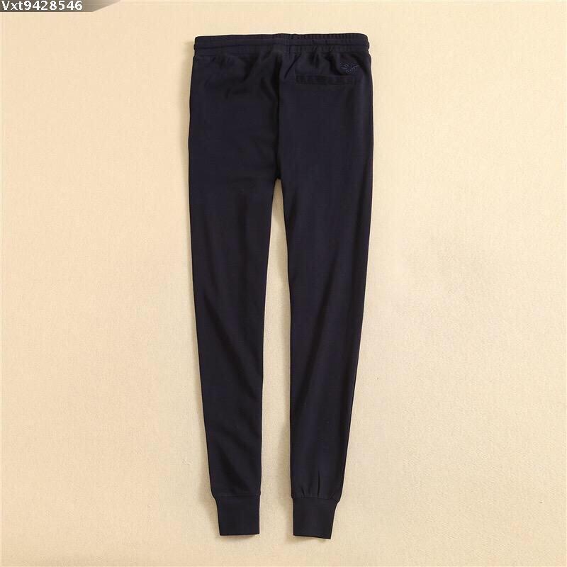 品牌:dior 颜色:黑色 蓝色 酒红 尺码:m-xxl(标准尺码) 介绍:2015春