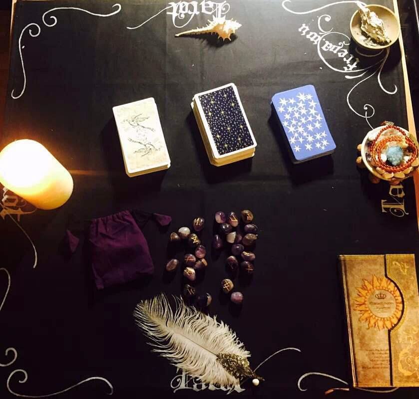 女巫树洞塔罗占卜屋