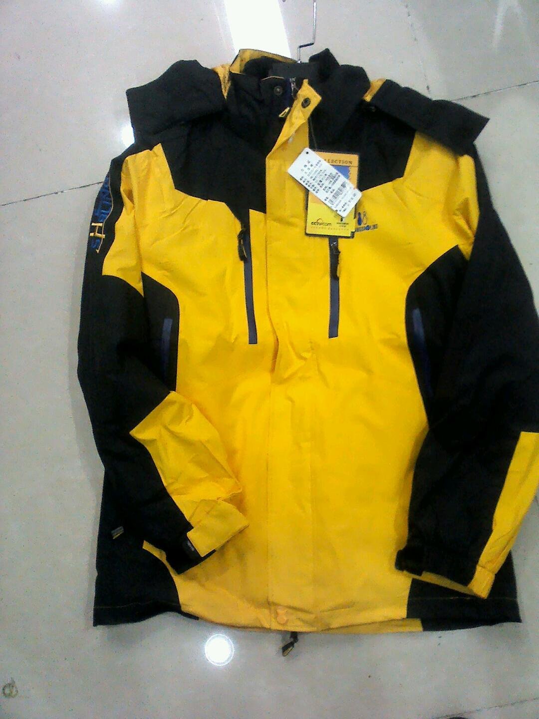 双保龄冲锋衣面料 100%涤纶(pvc涂层) 里料 100%聚酯纤维填充物 100%