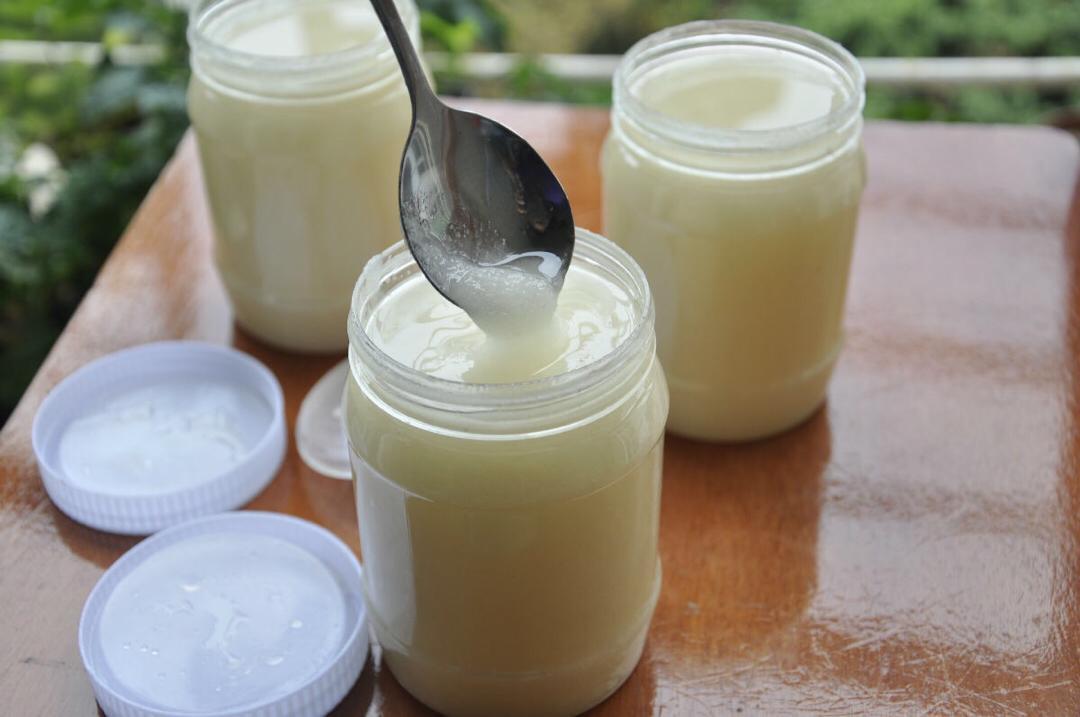 油菜花蜜是一种营养丰富的天然食品