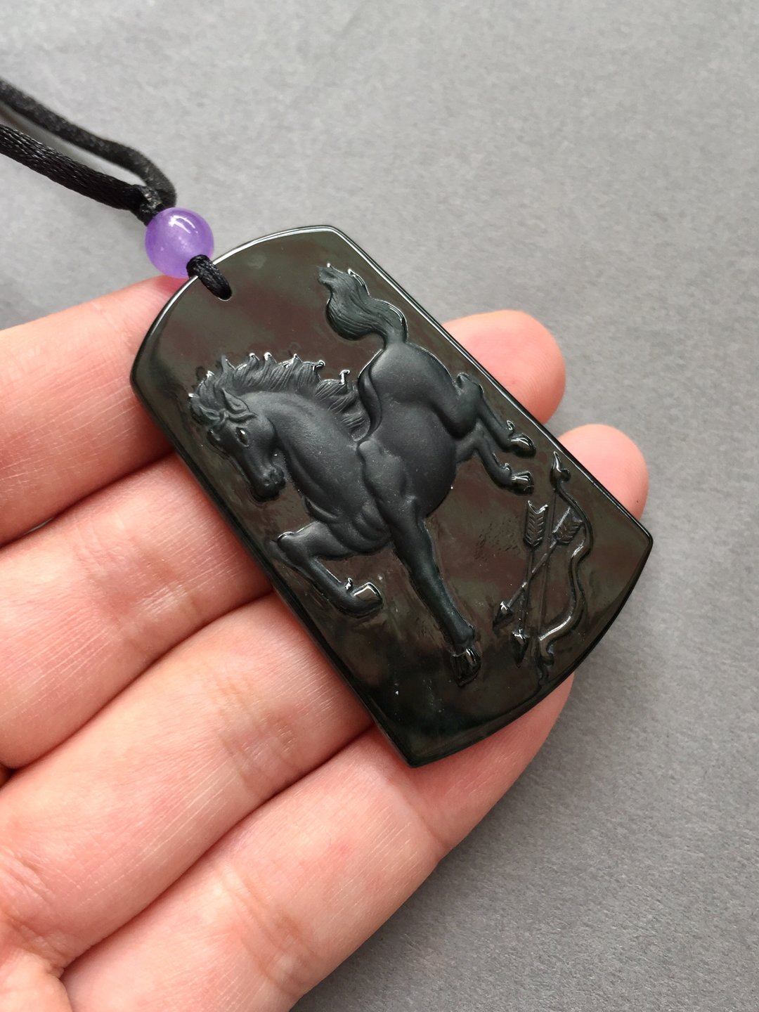 翡翠冰种蓝水马牌