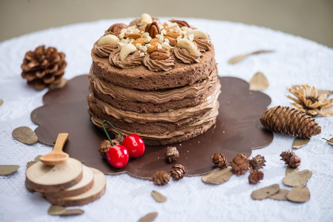 巧克力坚果奶油蛋糕 进口安佳无盐黄油进口安佳淡奶油水果都为新鲜