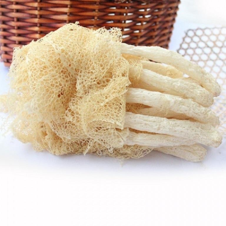 竹荪竹荪顶盖图片白色像网状的,很脆是什么食物白色的网状菌菇 菌类