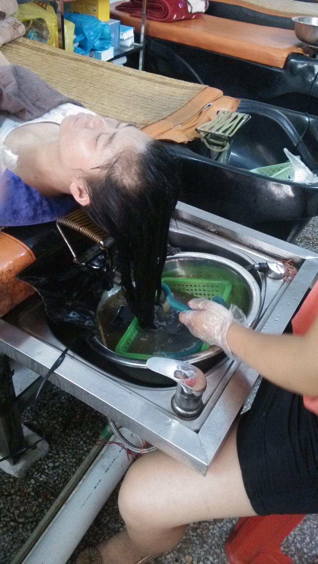 中草药茶麸洗头