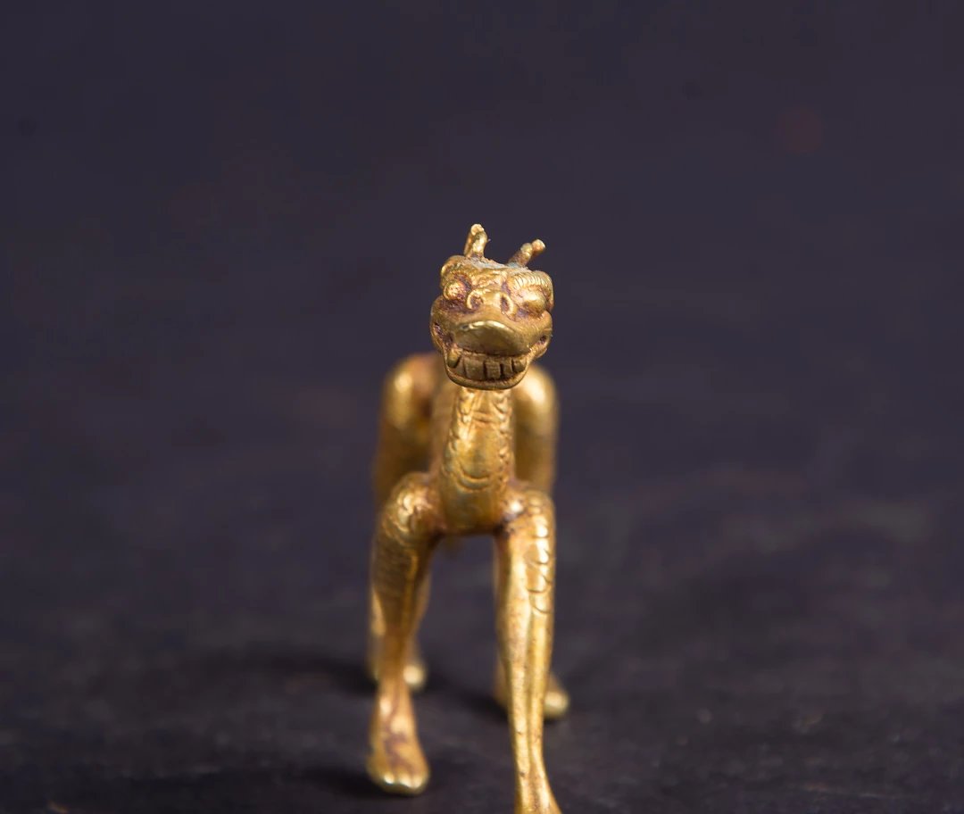 欧洲回流铜鎏金四足站龙 sc-b1612223w 尺寸:重47.5g 高4.