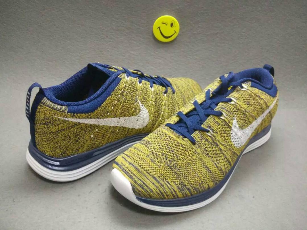 nike耐克 登月1代 飞线编织网面缓震.透气.