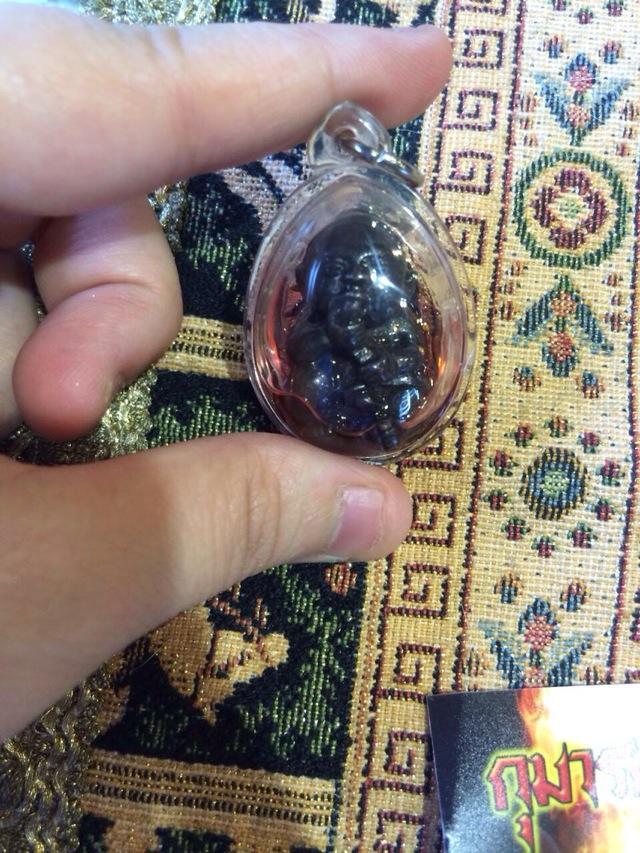 龙婆年大师吸脐带古曼童,佛历2554年,公历2011年,功