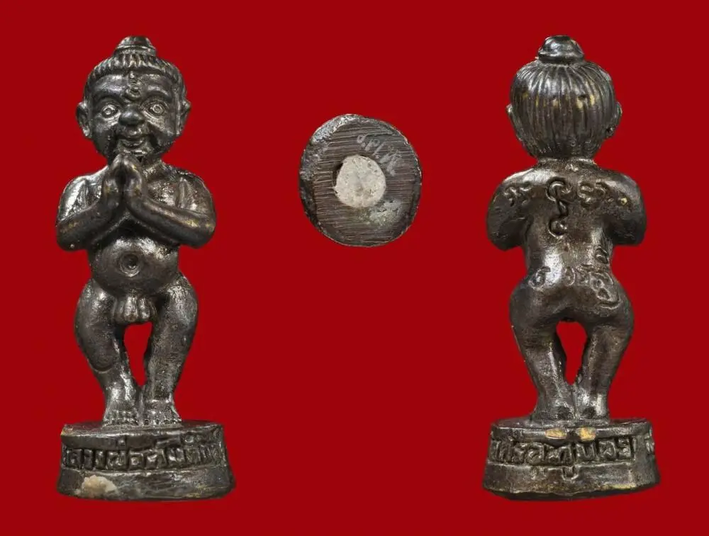 瓦史屋春帮佛历2557 龙婆宋萨第一期佩戴型古曼童 得意 龙婆宋萨为龙婆再的嫡传弟子 强 师傅为现今泰国有名之神算 不需要提供任何资料已知人过去现在未来 坏笑 上图为古曼ma Ha Lap Ma Ha Sup Ma Ha Nai Ma Ha Lap