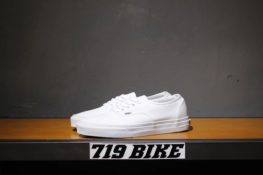 vans aut 纯白 低帮滑板鞋 尺码齐全35