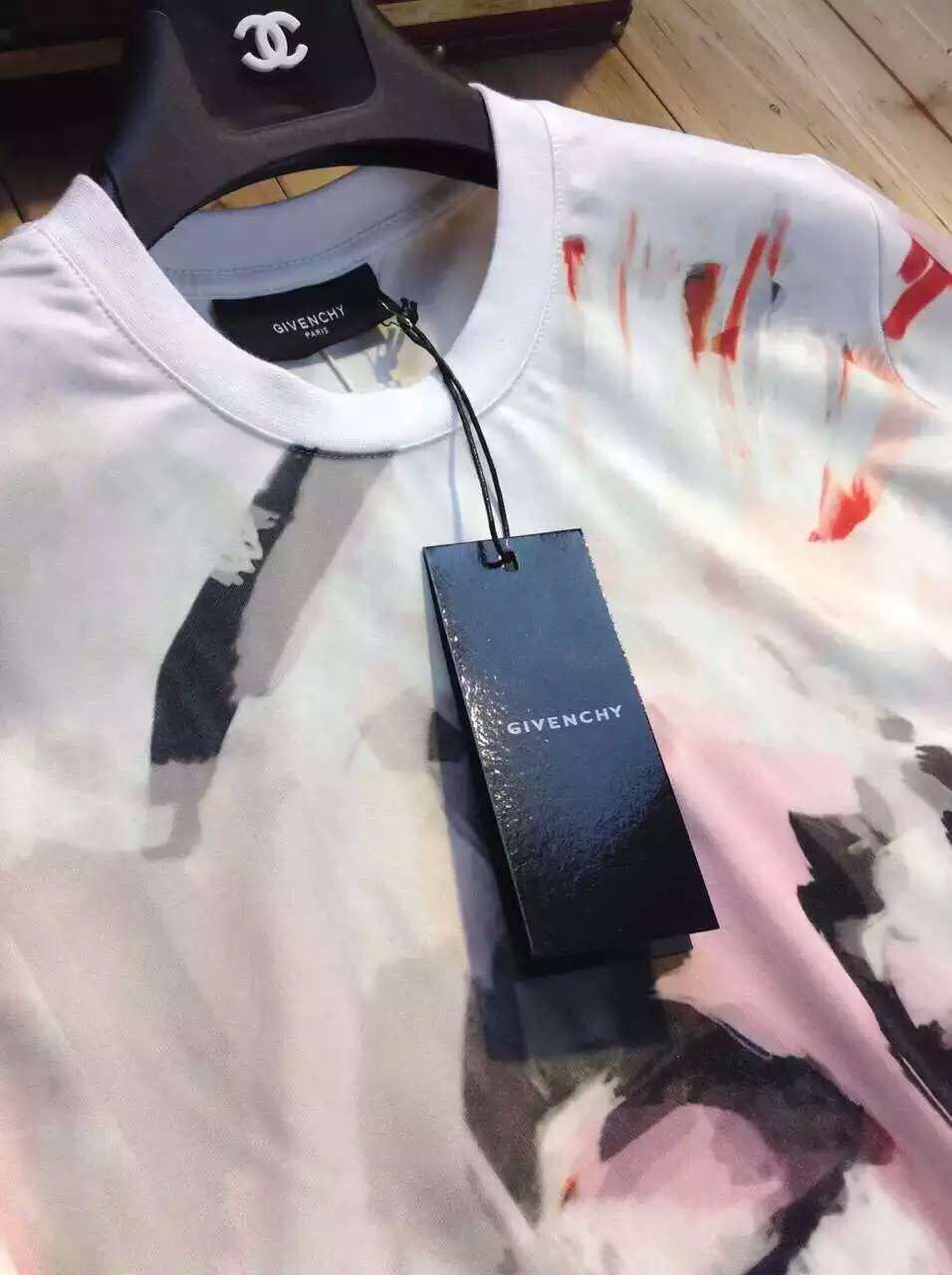 纪梵希 涂鸦水墨圣母短袖 有一种出淤泥而不染 濯清涟而不妖的感觉