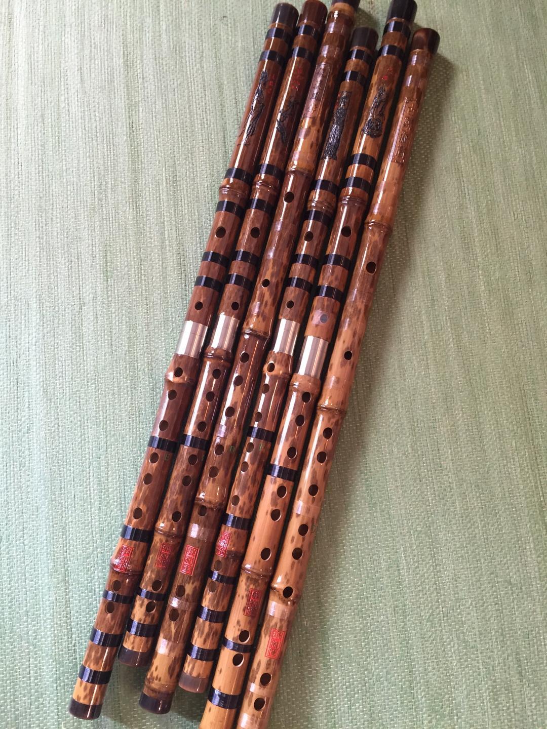 湘妃竹双章专业演奏用笛,默认中通快递,常用调有cdefg五只,初学一般用