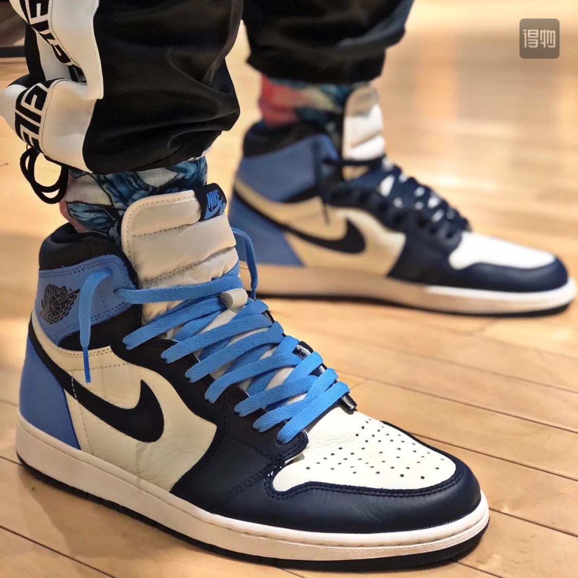 Air Jordan 1 Black Obsidian