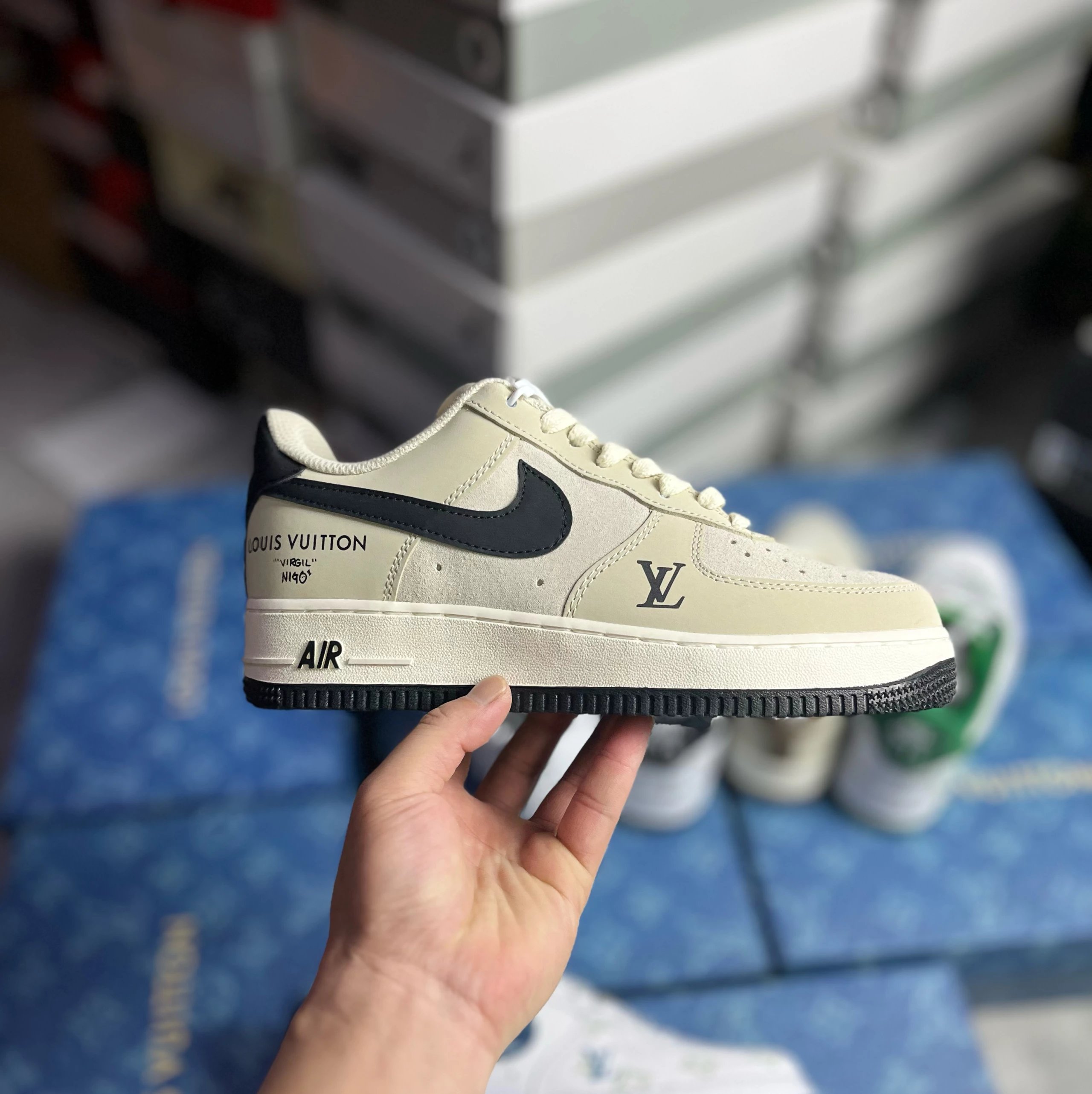 Khaki Black