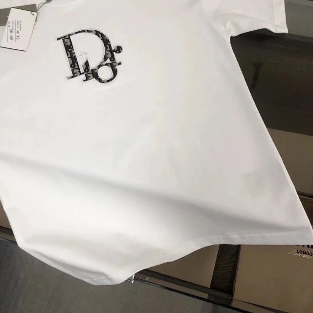 D T恤 4