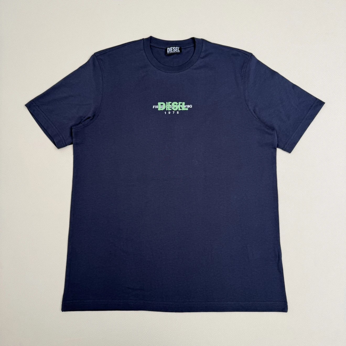 DIESEL Men's Short-Sleeve T-Shirt with Iconic Print - X33