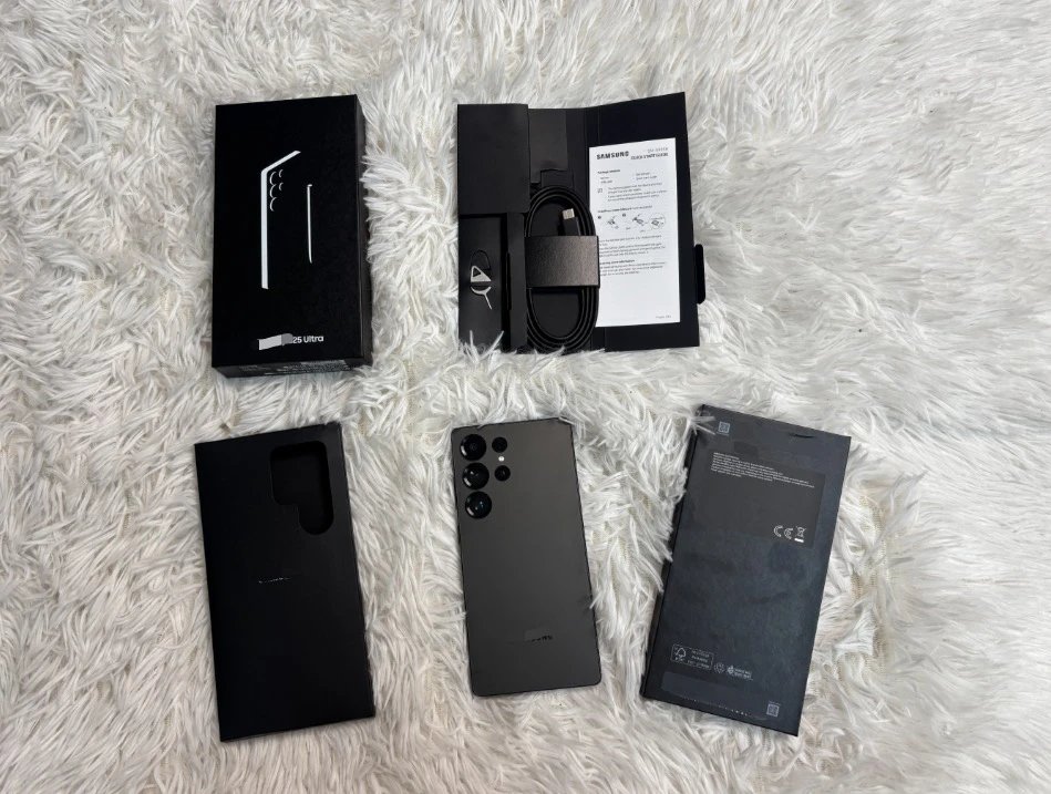 Samsung Galaxy S25 Ultra Smartphone with S Pen and Triple Camera System
