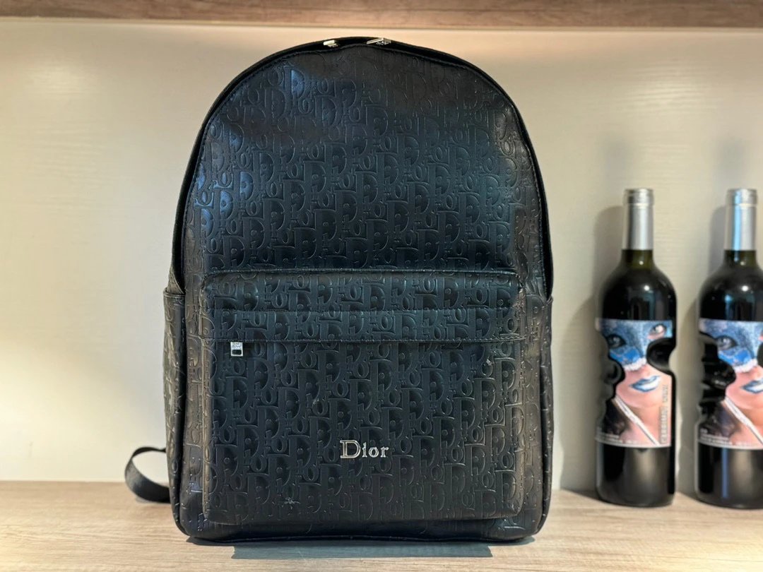 High-Quality Genuine Leather Light Luxury Dior Trendy Men's Essential Item🎖New Fashion Brand Series Backpack Travel Bag Casual Bag Men's Bag YKK Zipper🕸Simple & Stylish🍂👌Dimensions: 39cm✖️30cm✖️13cm