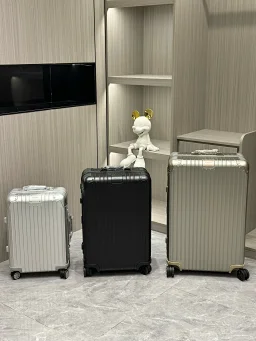 thumbnail for RIMOWA日默瓦Original系列铝镁合金行李箱，21寸登机箱，银色、黑色、钛金色都有，未使用，带保护膜，支持官网查询，放心入手！箱体结实耐用，静音万向轮，拉杆顺滑，容量大，适合短途旅行、出差