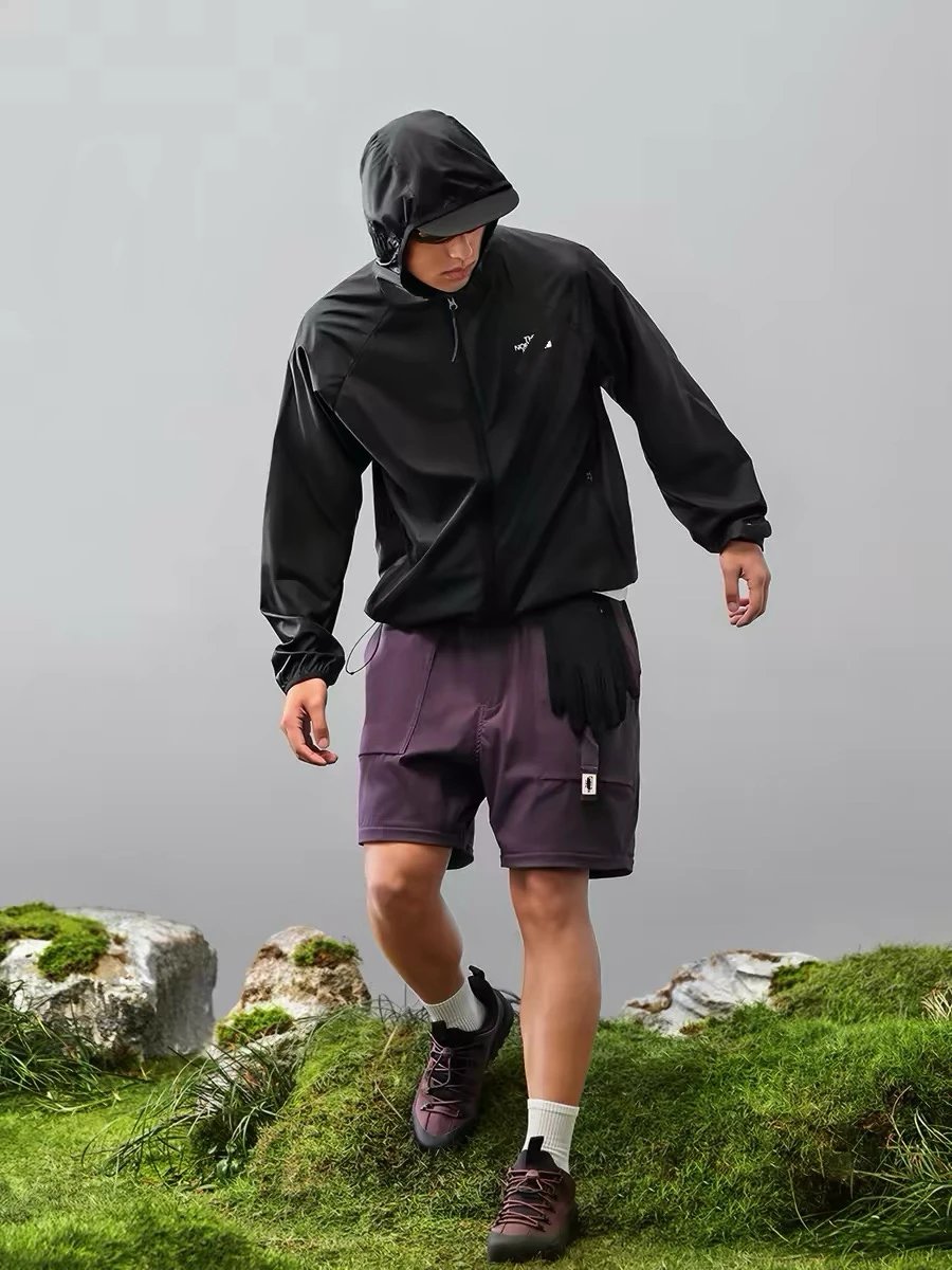 SUM Peak Series Embossed Logo UPF50+ YKK Lightweight Skin Jacket