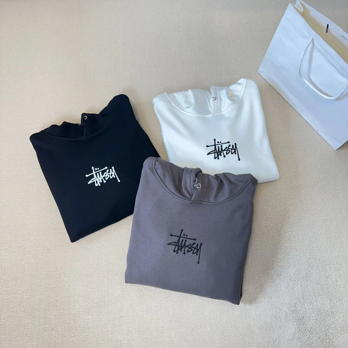 Minimalist Small Logo Print Composite Fleece Hooded Sweatshirt