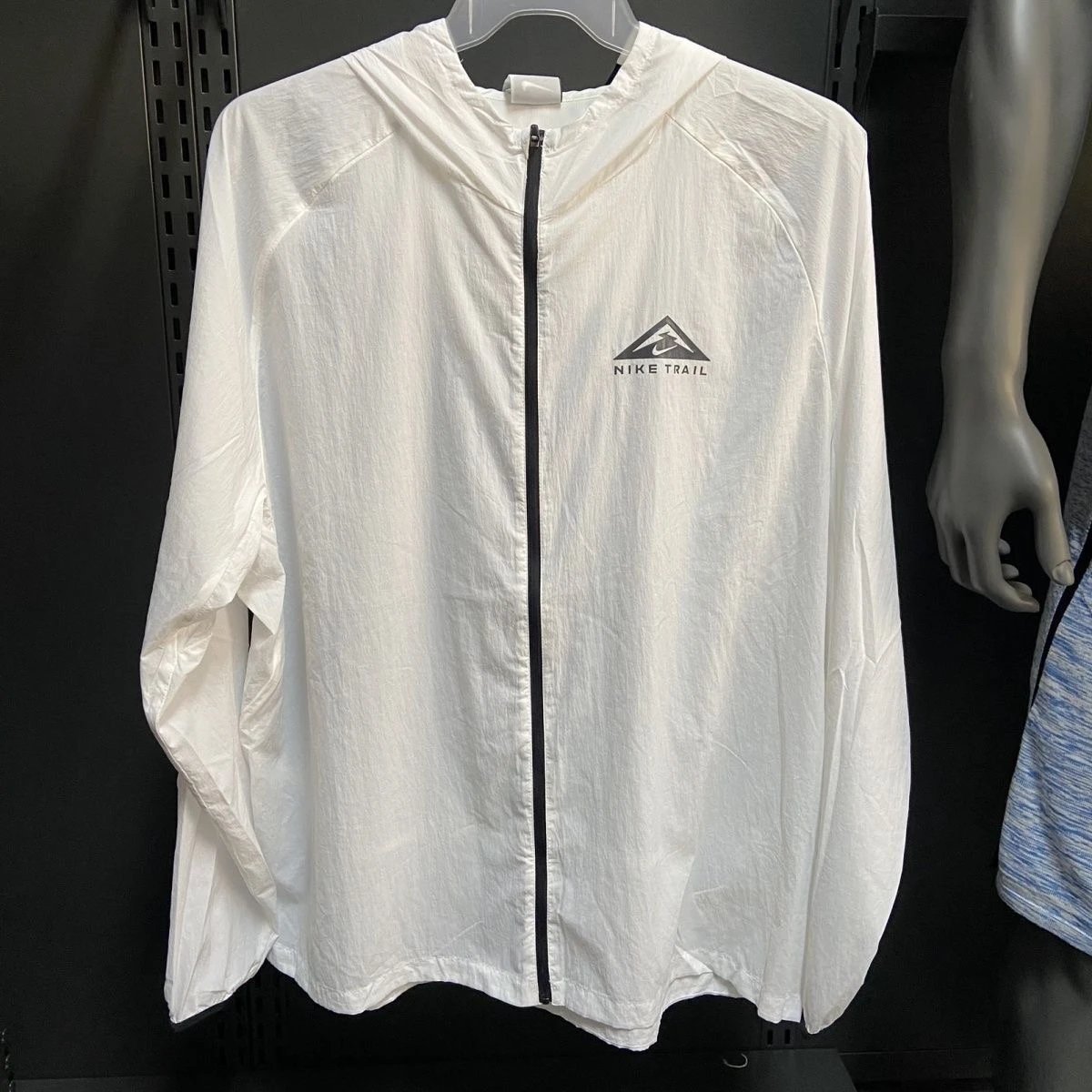 Nike Triangle Sunscreen