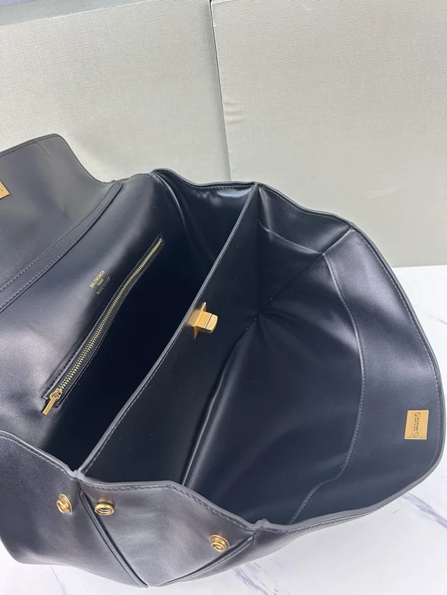 Balenciaga Shoulder Bags Rodeo bag with turn-lock closure product detail image 45