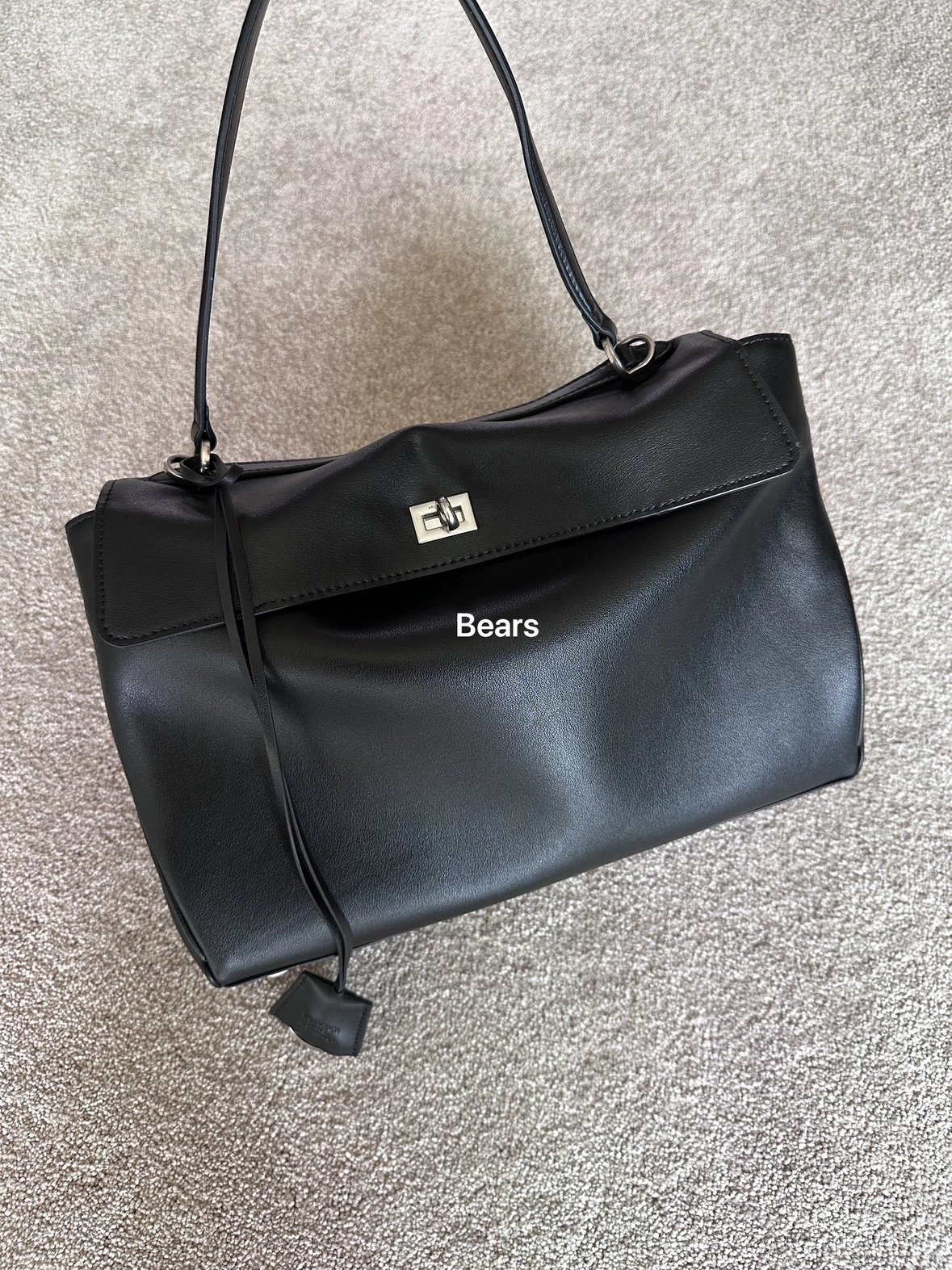 Bears Paris leather premium sense redeoo lock underarm bag single shoulder crossbody commuter large bag