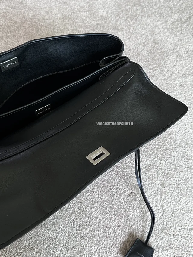 Balenciaga Shoulder Bags Rodeo bag with turn-lock closure product detail image 16