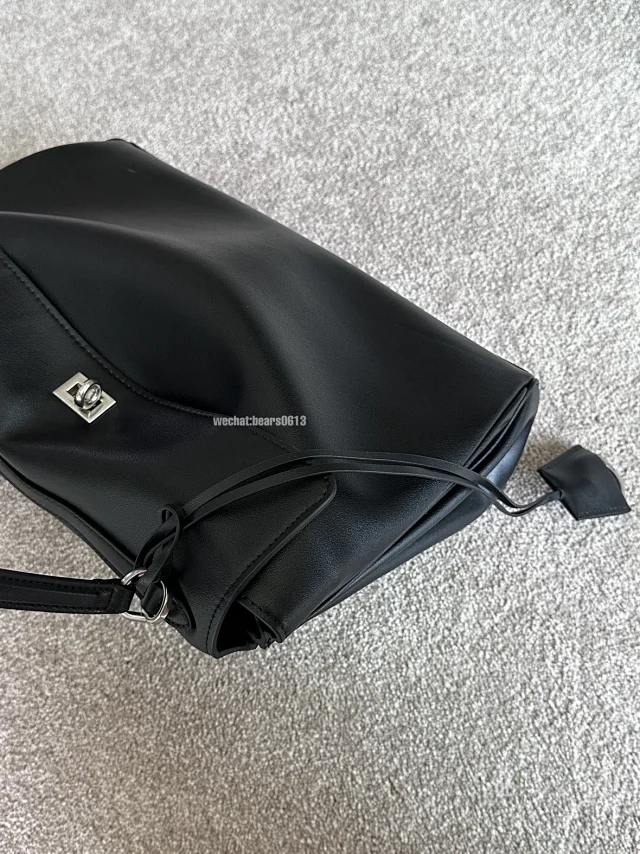 Balenciaga Shoulder Bags Rodeo bag with turn-lock closure product detail image 11