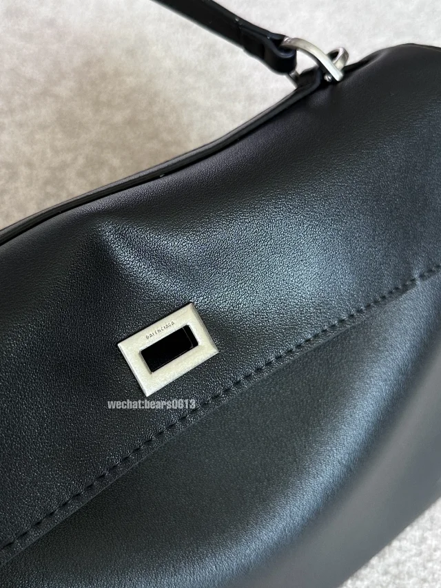 Balenciaga Shoulder Bags Rodeo bag with turn-lock closure product detail image 13