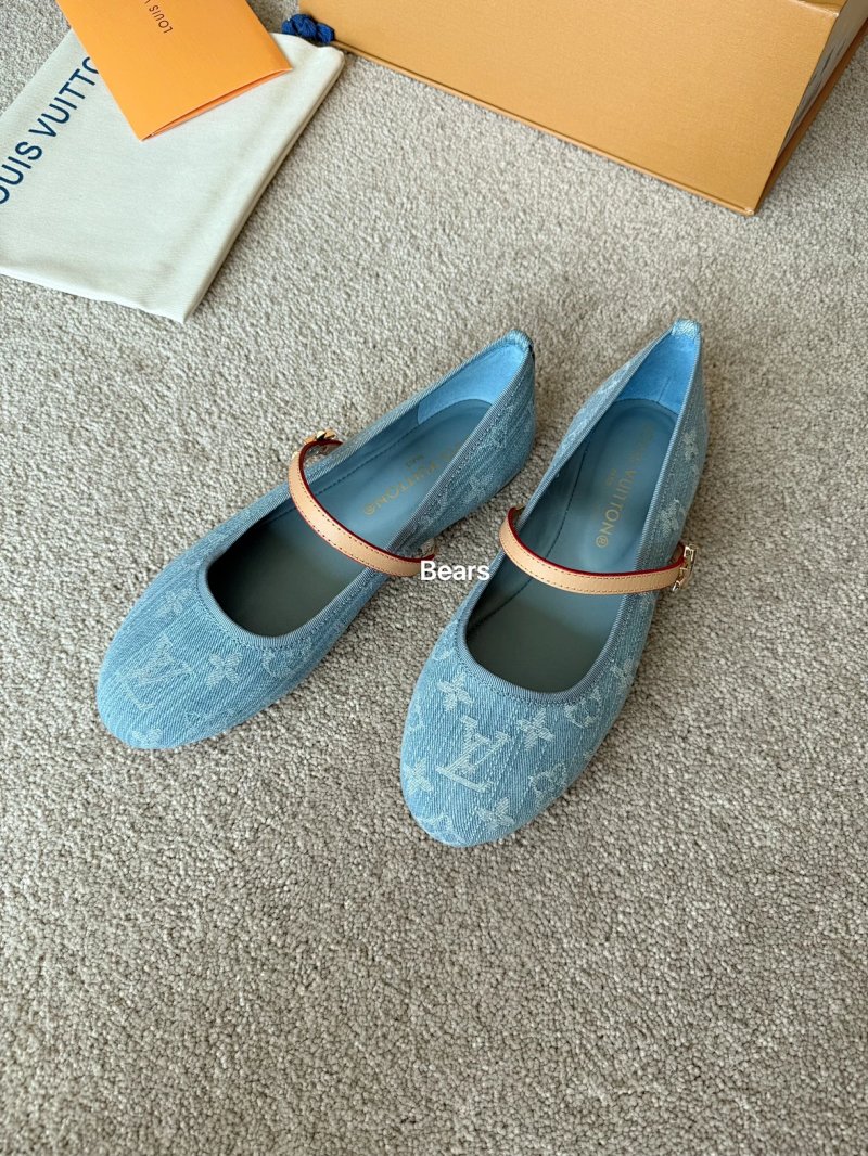 Shoes from Bears